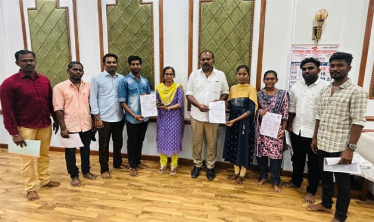 தூத்துக்குடி மாநகராட்சி படிப்பகத்தில் படித்த 10 பேர் அரசு பணிக்கு தேர்வு: மேயர் ஜெகன் வாழ்த்து!