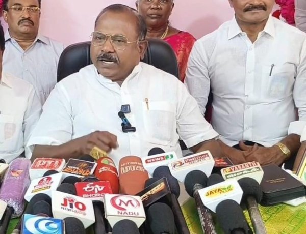 தூத்துக்குடி தொகுதி 2026ல் அதிமுகவுக்கே? “வான்கோழி மயிலாக முடியுமா?” – விஜய்க்கு தூத்துக்குடியில் இருந்து கடும் பதில்..!