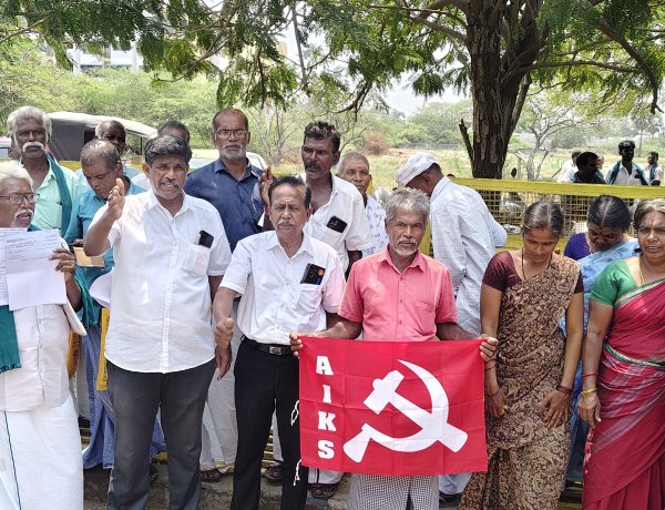 விளாத்திகுளம் புதூர் பயிர் உற்பத்தியாளர் கம்பெனியில் ரூ.1 கோடி மோசடி? – நடவடிக்கை கோரி விவசாயிகள் ஆட்சியரிடம் மனு