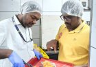 KFC சிக்கன் புகார் எதிரொலி! தூத்துக்குடி உணவு பாதுகாப்புத்துறை திடீர் ஆய்வு... உணவகம் தொடர் கண்காணிப்பில் வைக்க முடிவு!