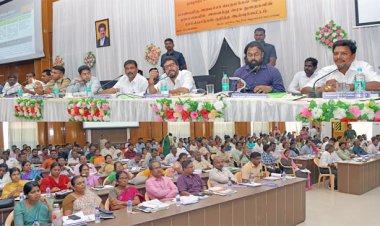 தூத்துக்குடியில் அமைச்சர்கள் அதிரடி ஆய்வு: ‘மக்களை கண்ணியமாக நடத்துங்கள்’ – அதிகாரிகளுக்கு அமைச்சர் ஆ.ஸ்ரீநாத் அறிவுரை!