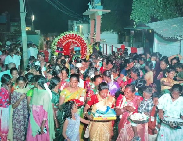 4 டிராக்டரில் 400 தட்டுகள்... பல லட்சம் மதிப்பிலான தாய் மாமன் சீர்வரிசை! ஓட்டப்பிடாரத்தில் திருவிழாவாக மாறிய புனித நீராட்டு விழா