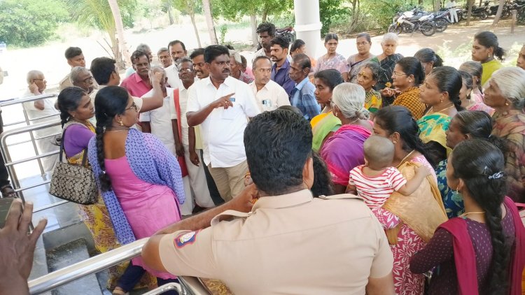 3 ஆண்டுகள் போராட்டத்திற்கு பலன்? – திருவைகுண்டத்தில் இலவச வீட்டு மனை கோரி காத்திருப்பு போராட்டம்; ஒரு வாரத்தில் பயனாளிகள் பட்டியல் வெளியிட அதிகாரிகள் உறுதி!