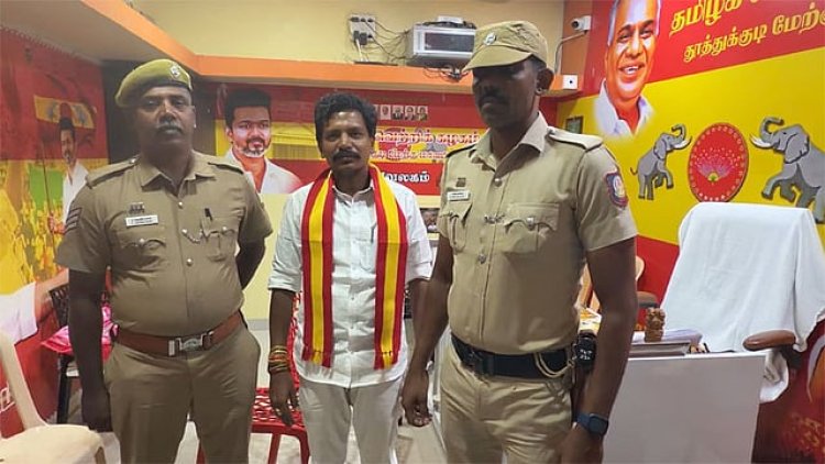 ஸ்ரீவைகுண்டம் தவெக எம்.எல்.ஏ. சரவணனுக்கு துப்பாக்கி ஏந்திய போலீஸ் பாதுகாப்பு: அரசியல் பரபரப்புக்கு மத்தியில் நடவடிக்கை