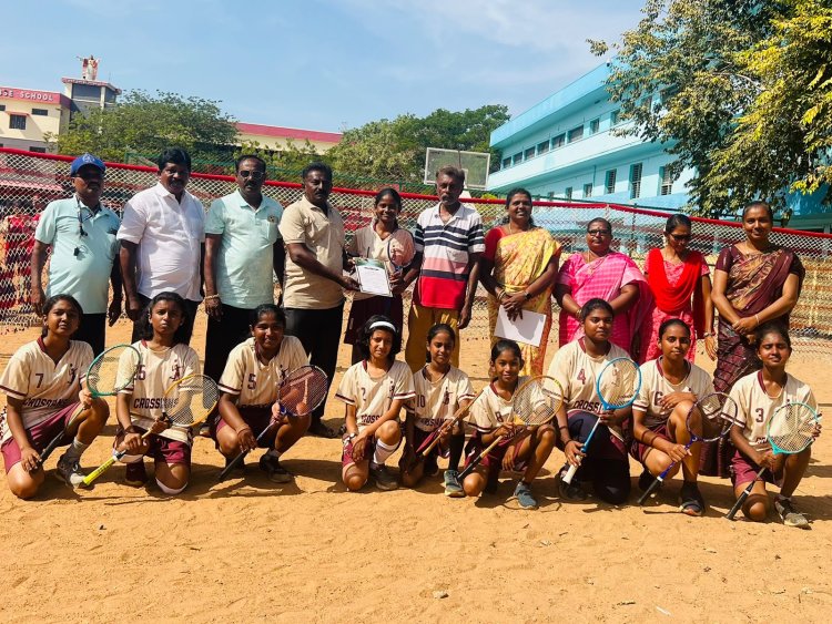 மாவட்ட பூப்பந்தாட்ட போட்டிக்கு ஹோலிகிராஸ் ஆங்கிலோ இந்தியன் பள்ளி மாணவிகள் தகுதி