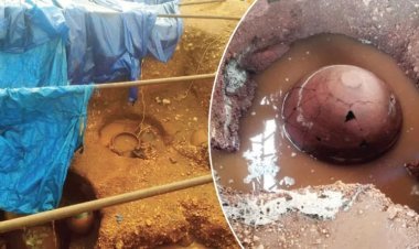 ஆதிச்சநல்லூரில் மழை பாதிப்பு: தண்ணீரில் மூழ்கிய முதுமக்கள் தாழிகள்